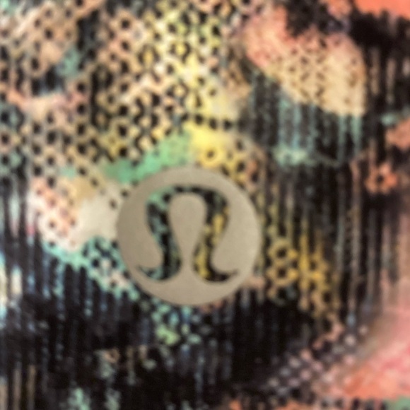 Lululemon NWT Fast and Free High-Rise Crop 19" Reflective Stencil Blossom - Picture 5 of 12